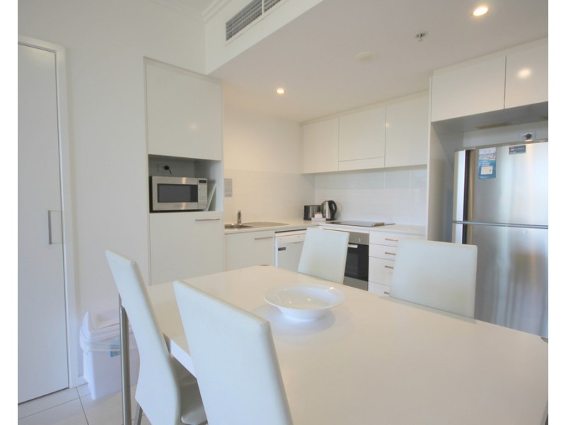 32/25 Surf Parade, Broadbeach QLD 4218