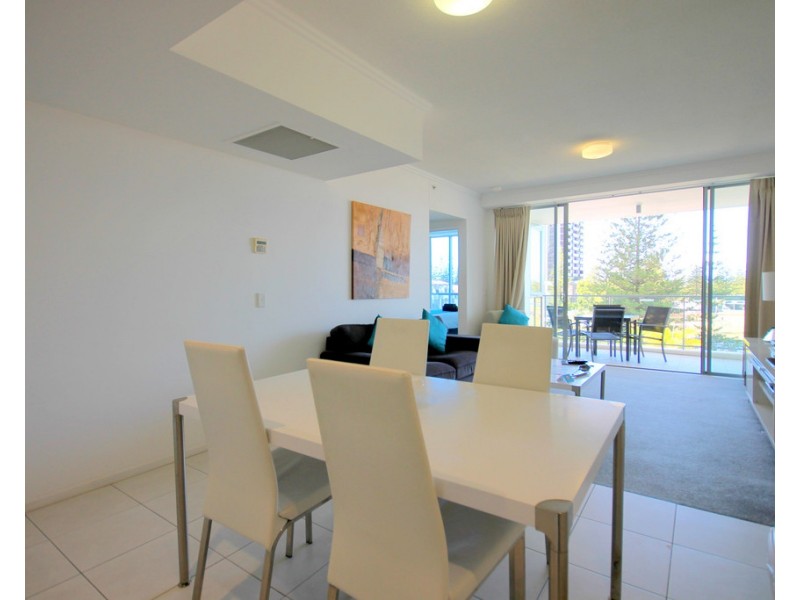 32/25 Surf Parade, Broadbeach QLD 4218