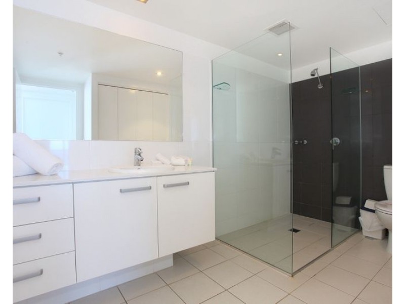 32/25 Surf Parade, Broadbeach QLD 4218