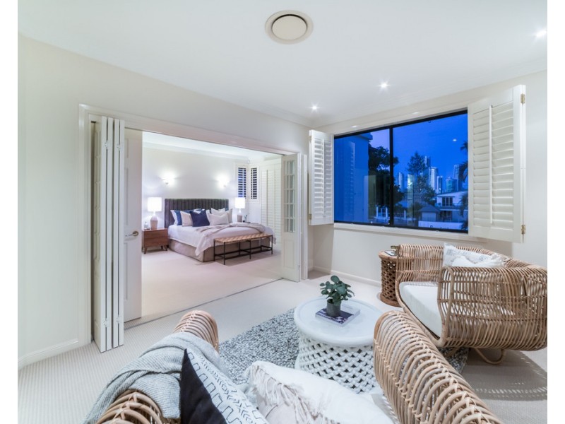 1/21 Vespa Crescent, Surfers Paradise QLD 4217