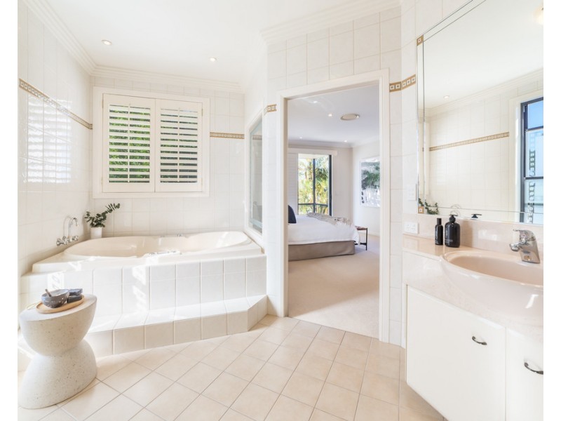 1/21 Vespa Crescent, Surfers Paradise QLD 4217