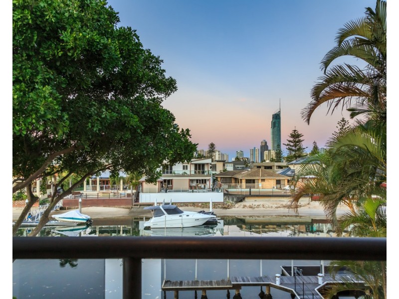 1/21 Vespa Crescent, Surfers Paradise QLD 4217
