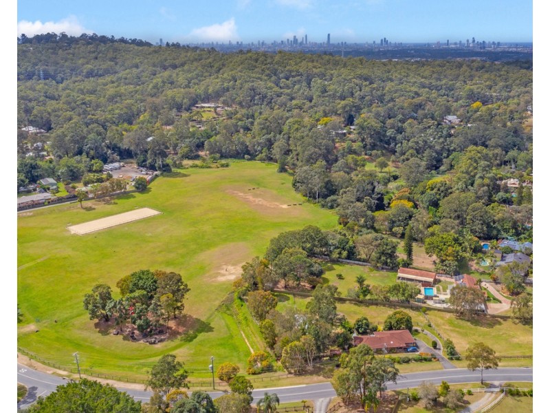 4 Tom Latimer Court, Worongary QLD 4213