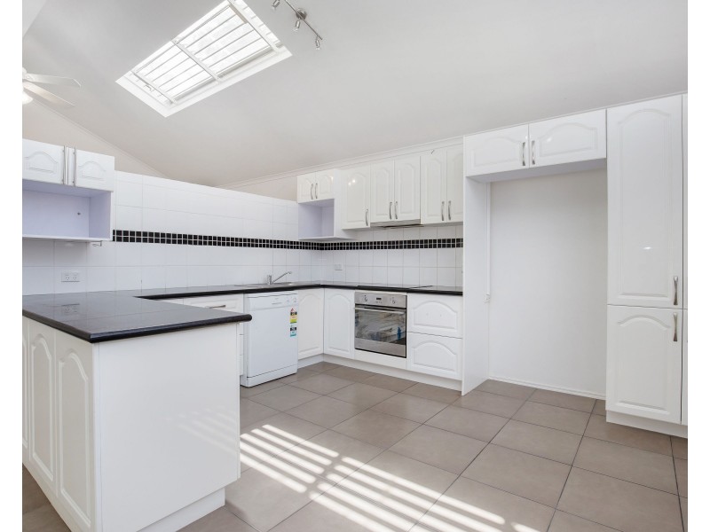 4 Tom Latimer Court, Worongary QLD 4213