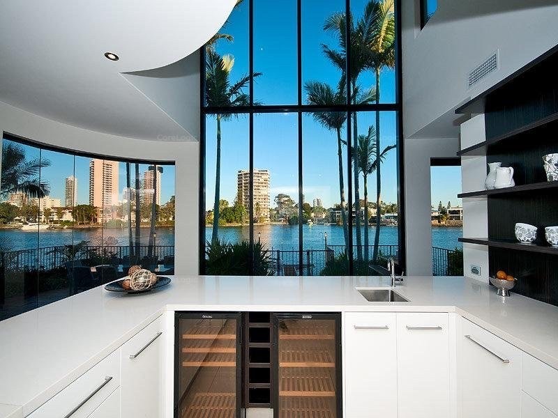 76 Amalfi Drive, Isle Of Capri QLD 4217