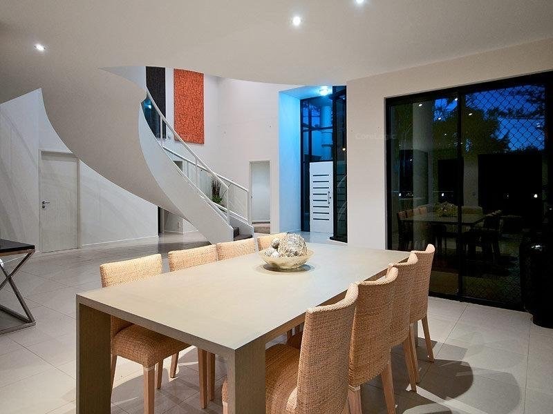 76 Amalfi Drive, Isle Of Capri QLD 4217