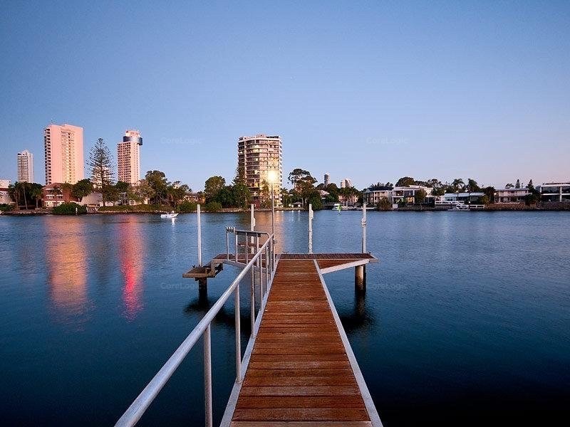 76 Amalfi Drive, Isle Of Capri QLD 4217