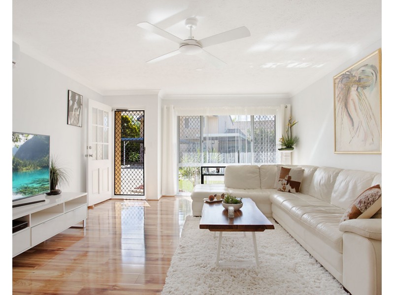 48/50 St Kevins Avenue, Benowa QLD 4217