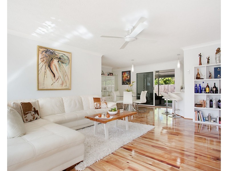 48/50 St Kevins Avenue, Benowa QLD 4217