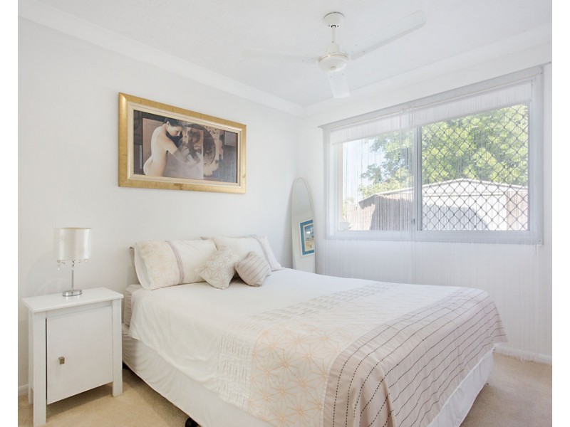 48/50 St Kevins Avenue, Benowa QLD 4217