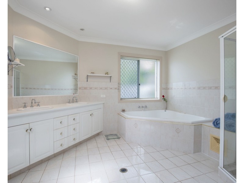 69 Merridown Drive, Merrimac QLD 4226