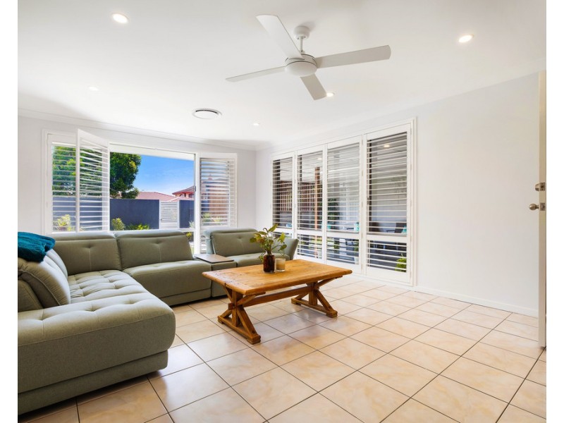 85 Mallawa Drive, Palm Beach QLD 4221