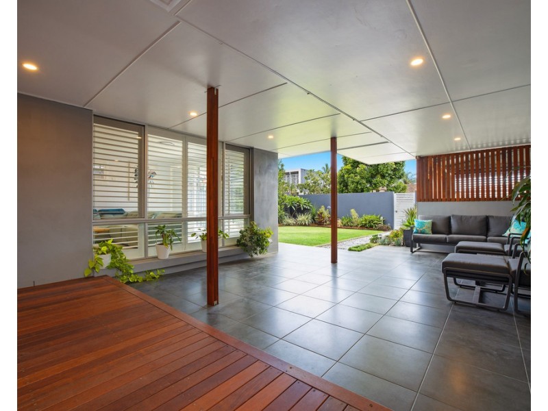 85 Mallawa Drive, Palm Beach QLD 4221