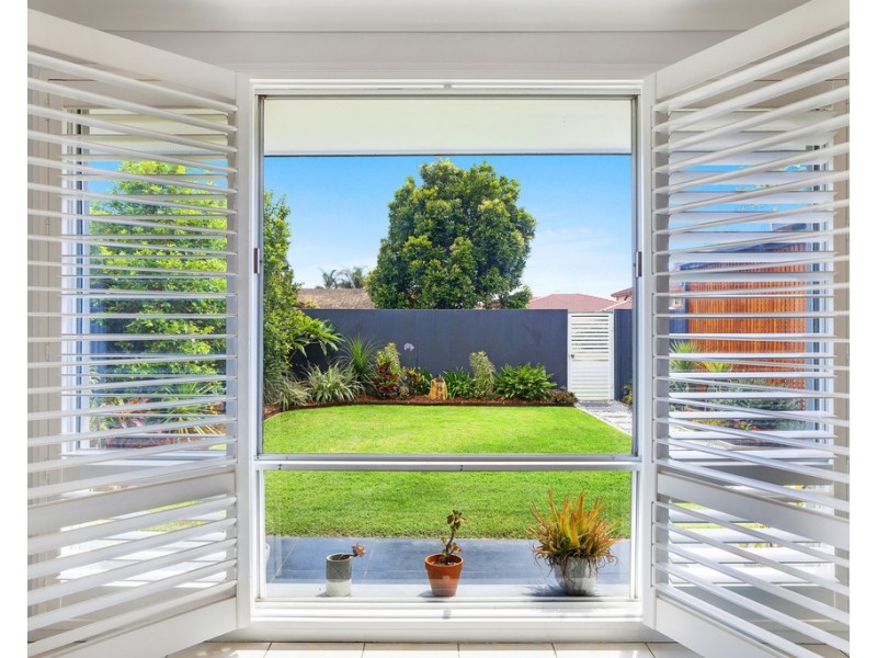 85 Mallawa Drive, Palm Beach QLD 4221