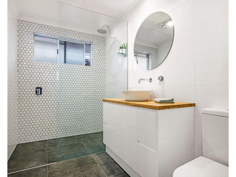 85 Mallawa Drive, Palm Beach QLD 4221