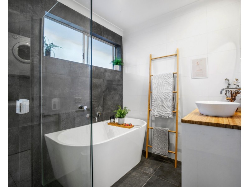 85 Mallawa Drive, Palm Beach QLD 4221