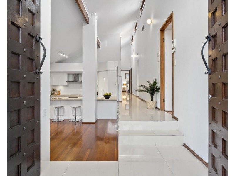 19 Grenaside Court, Robina QLD 4226