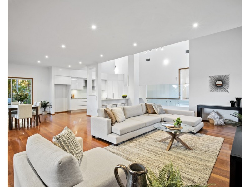 19 Grenaside Court, Robina QLD 4226