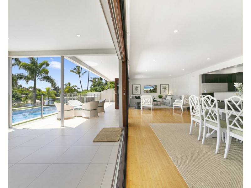 44 Alec Avenue, Mermaid Waters QLD 4218