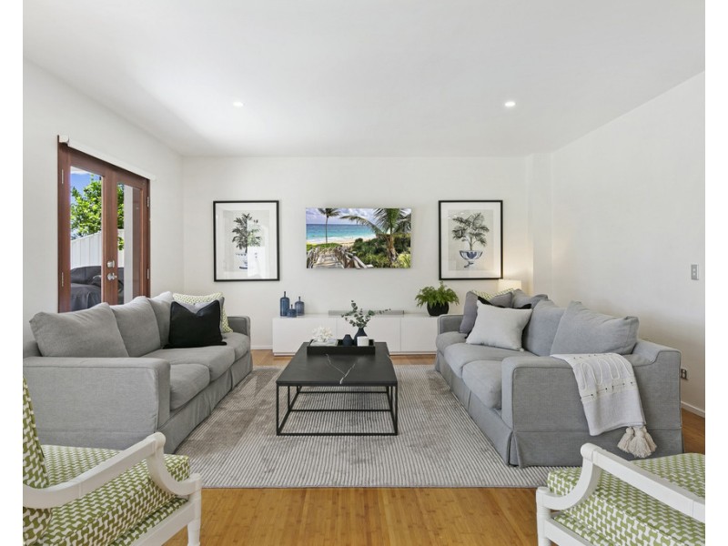 44 Alec Avenue, Mermaid Waters QLD 4218