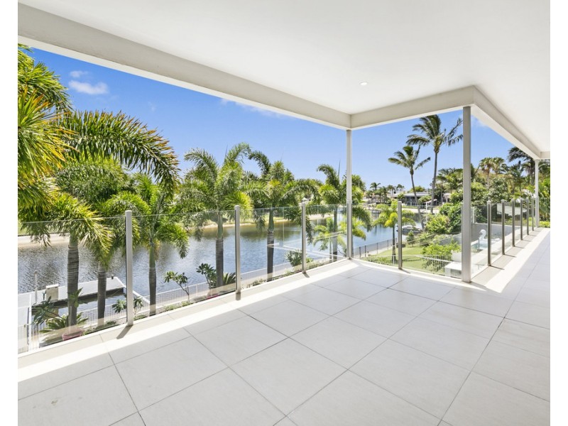 44 Alec Avenue, Mermaid Waters QLD 4218