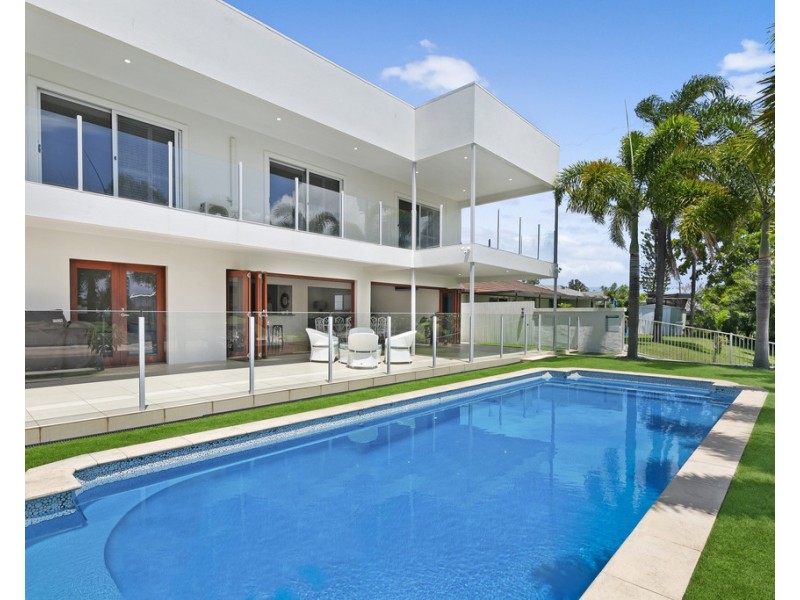 44 Alec Avenue, Mermaid Waters QLD 4218