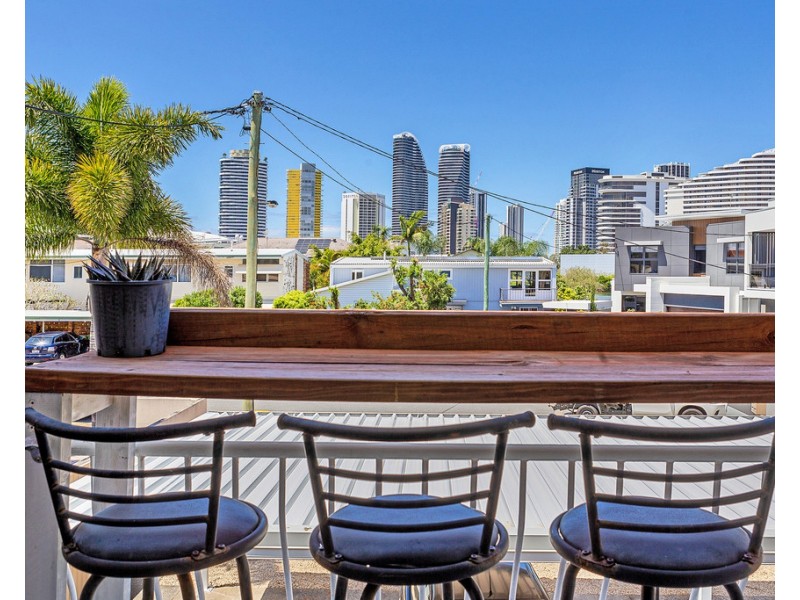 4/15 Havana Key, Broadbeach Waters QLD 4218