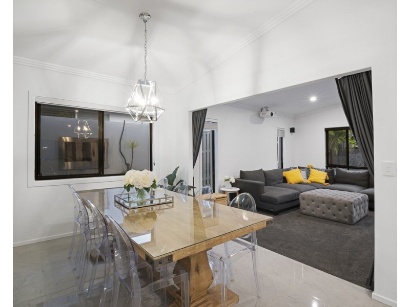 4 Corvus Way, Robina QLD 4226