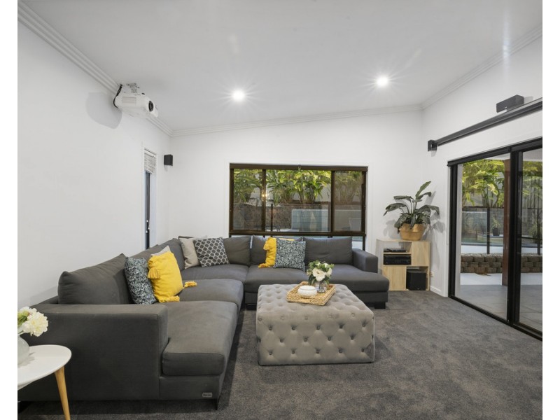 4 Corvus Way, Robina QLD 4226