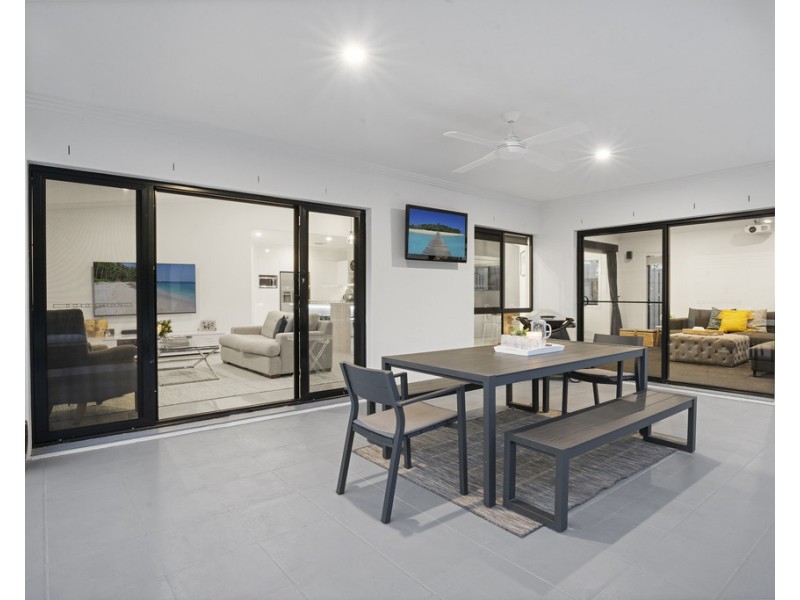 4 Corvus Way, Robina QLD 4226