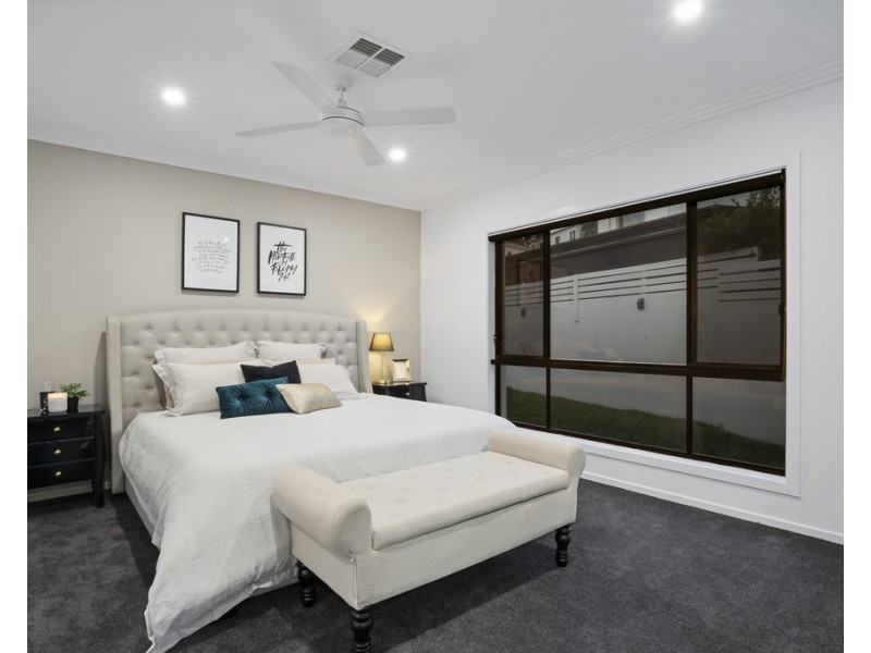 4 Corvus Way, Robina QLD 4226