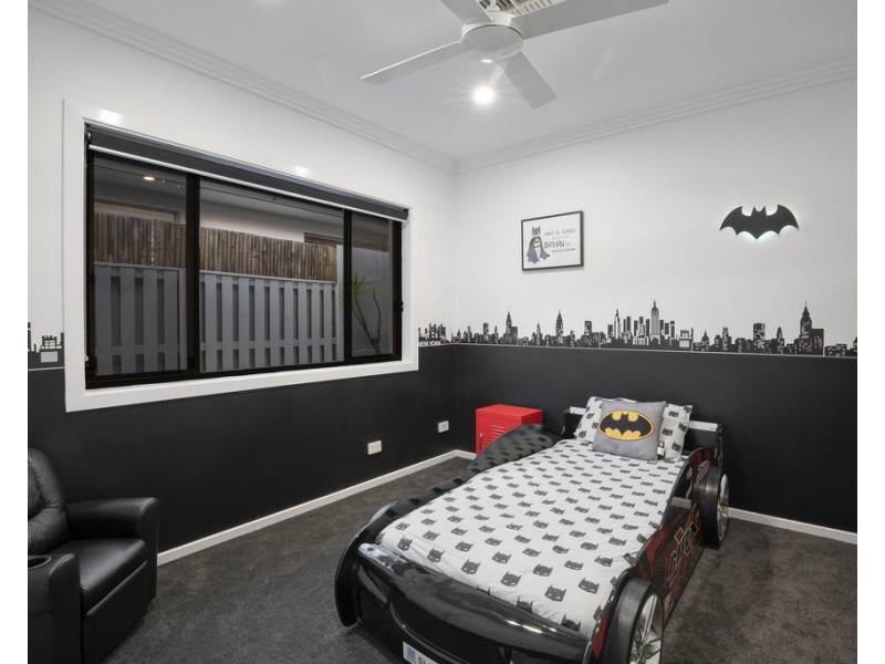 4 Corvus Way, Robina QLD 4226