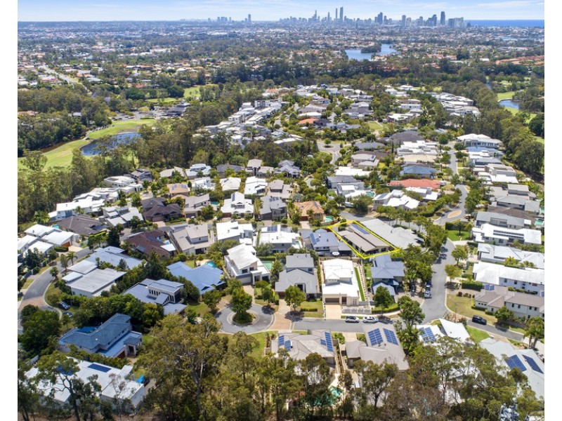 4 Corvus Way, Robina QLD 4226