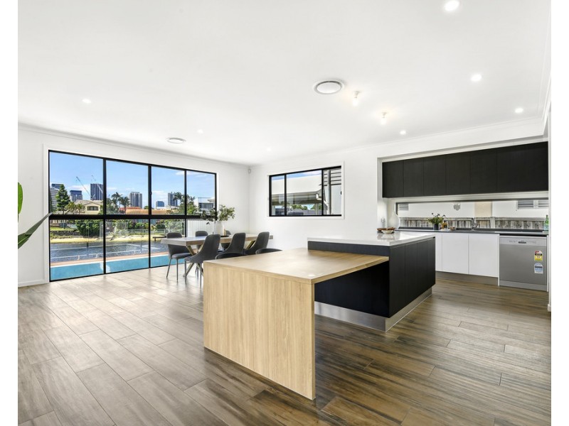 84 Clear Island Road, Broadbeach Waters QLD 4218