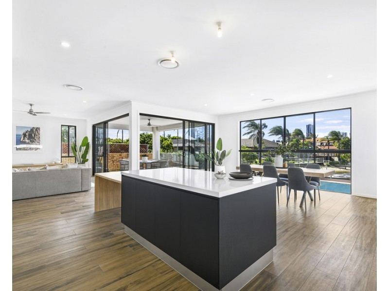 84 Clear Island Road, Broadbeach Waters QLD 4218