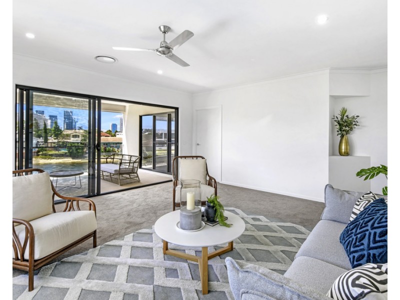 84 Clear Island Road, Broadbeach Waters QLD 4218