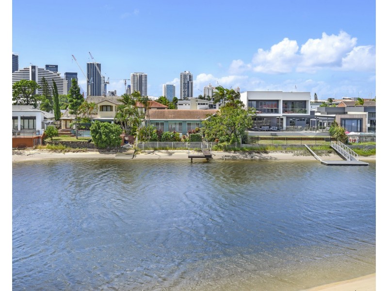 84 Clear Island Road, Broadbeach Waters QLD 4218