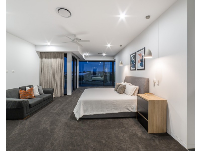 9 Temple Island Circuit, Oxenford QLD 4210