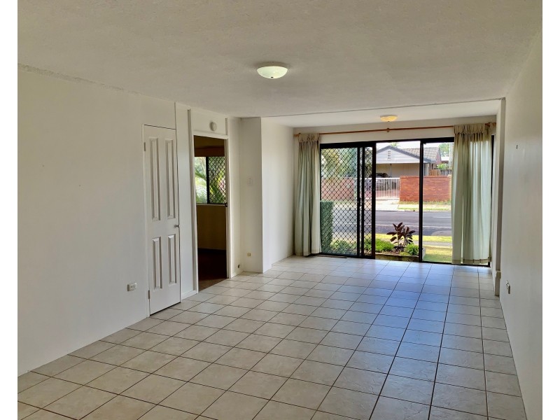 2/46 Oceanic Drive, Mermaid Waters QLD 4218