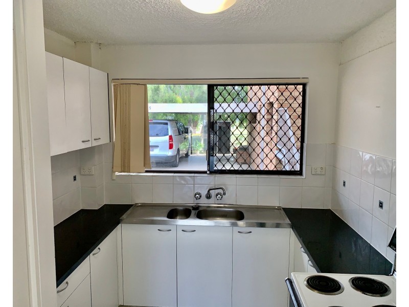 2/46 Oceanic Drive, Mermaid Waters QLD 4218