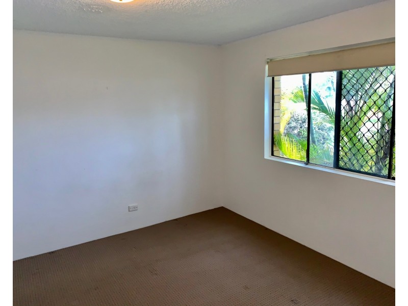 2/46 Oceanic Drive, Mermaid Waters QLD 4218