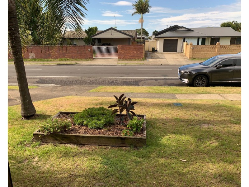 2/46 Oceanic Drive, Mermaid Waters QLD 4218