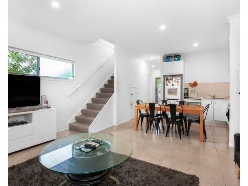 1/460 Pine Ridge Road, Coombabah QLD 4216