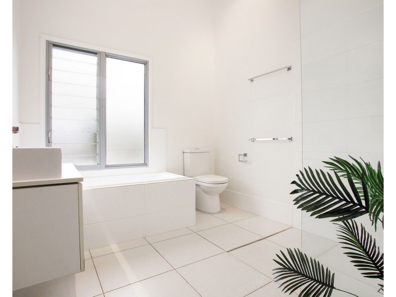 21B Kiers Road, Miami QLD 4220