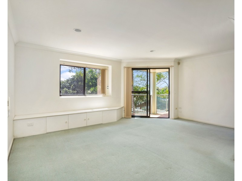 Villa 3 “Portsmouth” 125 Santa Cruz Boulevard, Clear Island Waters QLD 4226