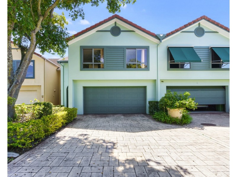 Villa 3 “Portsmouth” 125 Santa Cruz Boulevard, Clear Island Waters QLD 4226