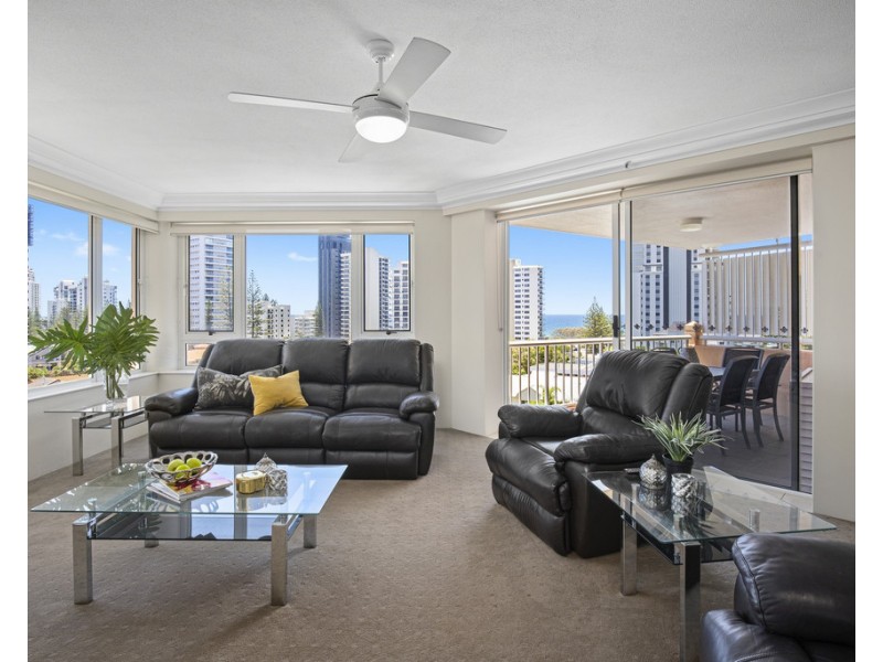 33/129 Surf Parade, Broadbeach QLD 4218