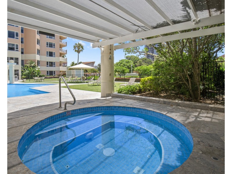 33/129 Surf Parade, Broadbeach QLD 4218