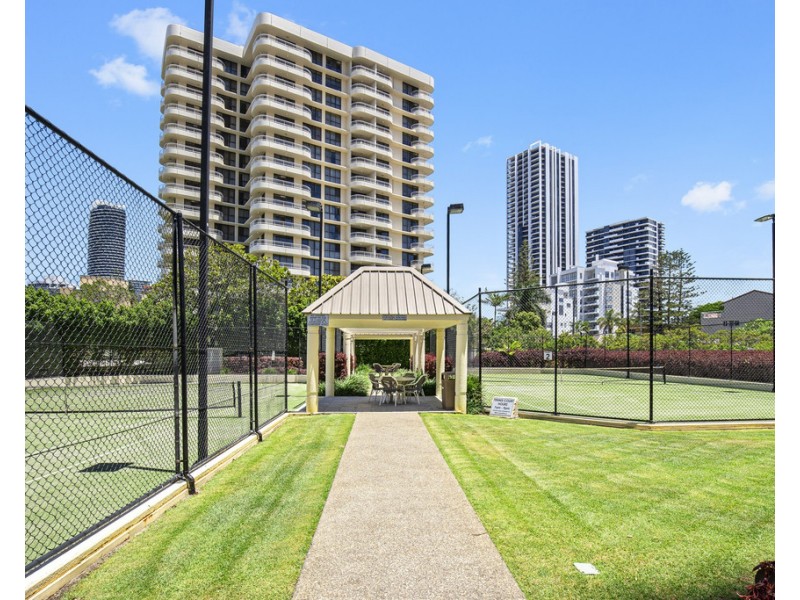 33/129 Surf Parade, Broadbeach QLD 4218