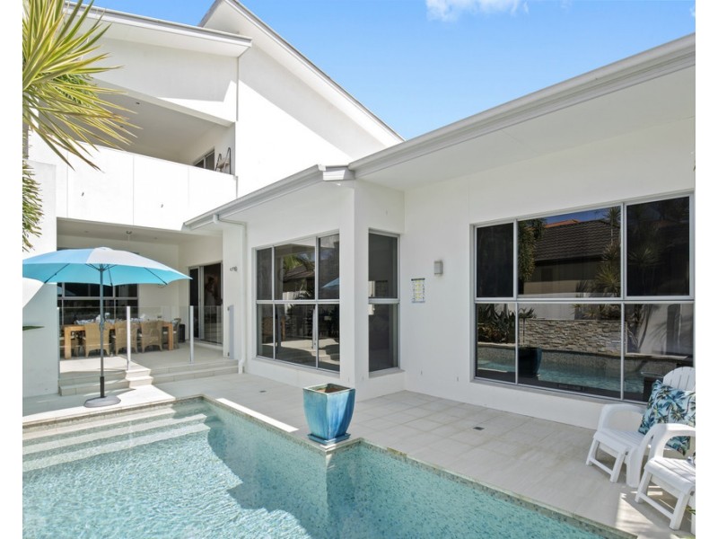 10 St Paul Crescent, Varsity Lakes QLD 4227